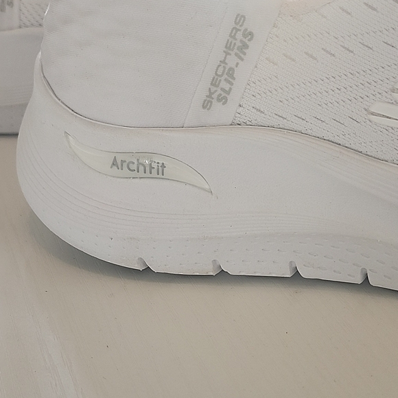 SkechersBrand NEW White Athletic Slip-Ons - Picture 6 of 10